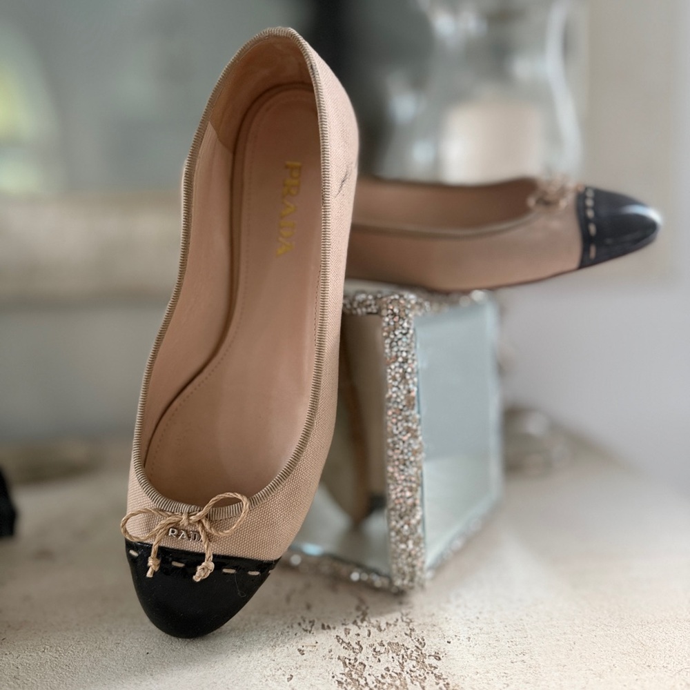 Authentic Women Canvas Leather Cap Toe Ballet size 37 Size 7